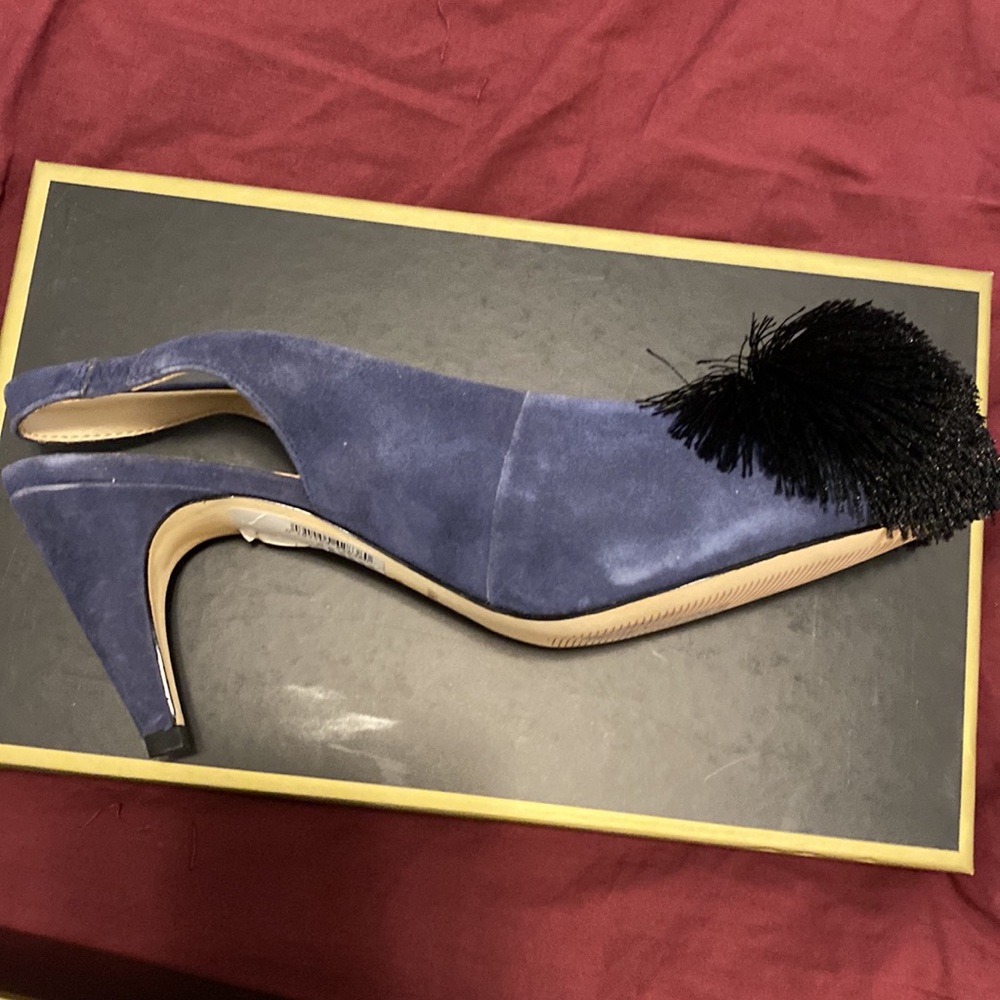 ❌ SOLD❌ Ava & Aiden Pom Pom Valessa Shoes - Picture 1 of 9